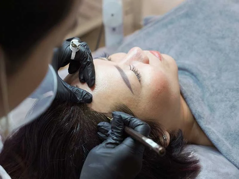 Điêu khắc tóc, xăm chân tóc giữ được bao lâu?